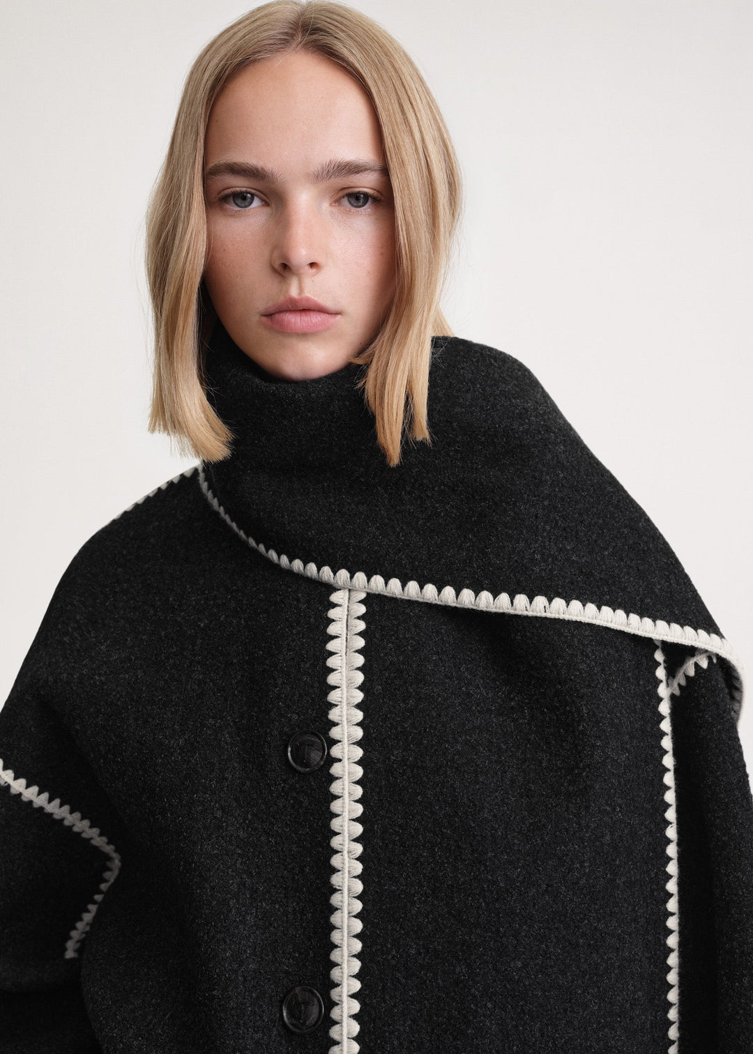 Elegant Scarf Jacket – Sophisticated Layering Piece for Chic Outfits