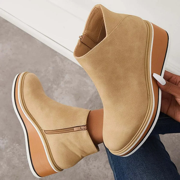 Elegant Wool-Lined Boots – Sophisticated Style for Cold Weather Flair