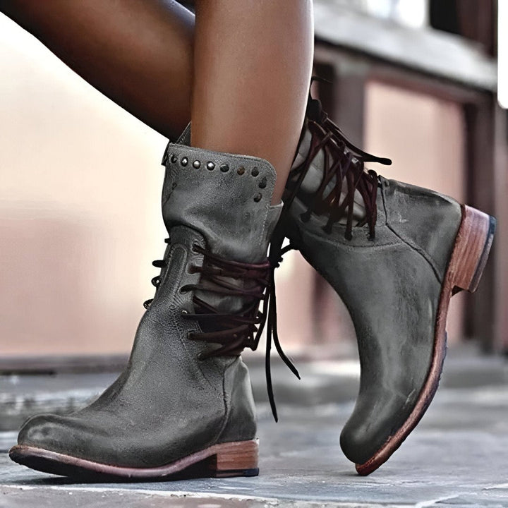 Leather Boots with Laces – Trendy & Chic Footwear for Every Occasion