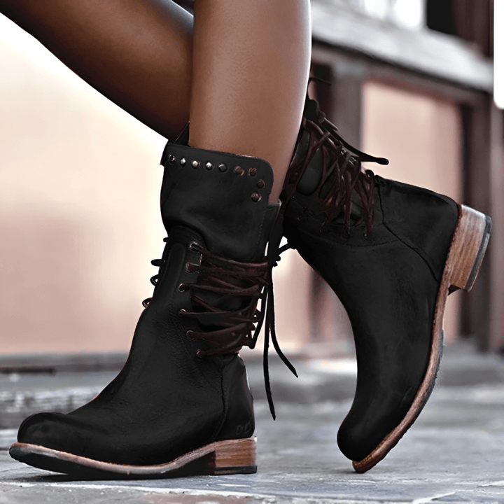Leather Boots with Laces – Trendy & Chic Footwear for Every Occasion