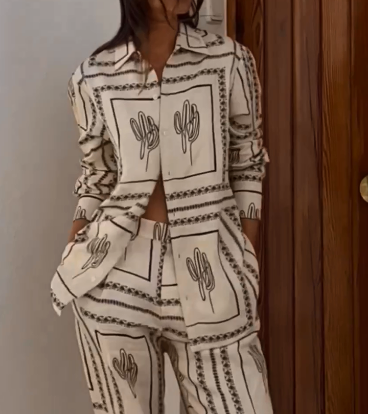 Abstract Comfy Two-Piece Set – Trendy & Relaxed Everyday Wear