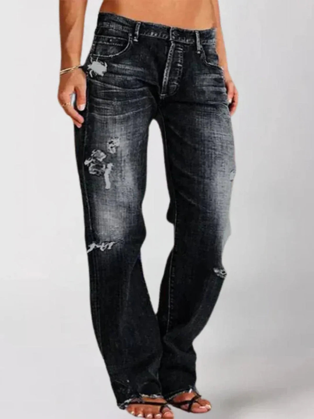 Stylish Low-Rise Jeans – Trendy & Versatile Everyday Essential