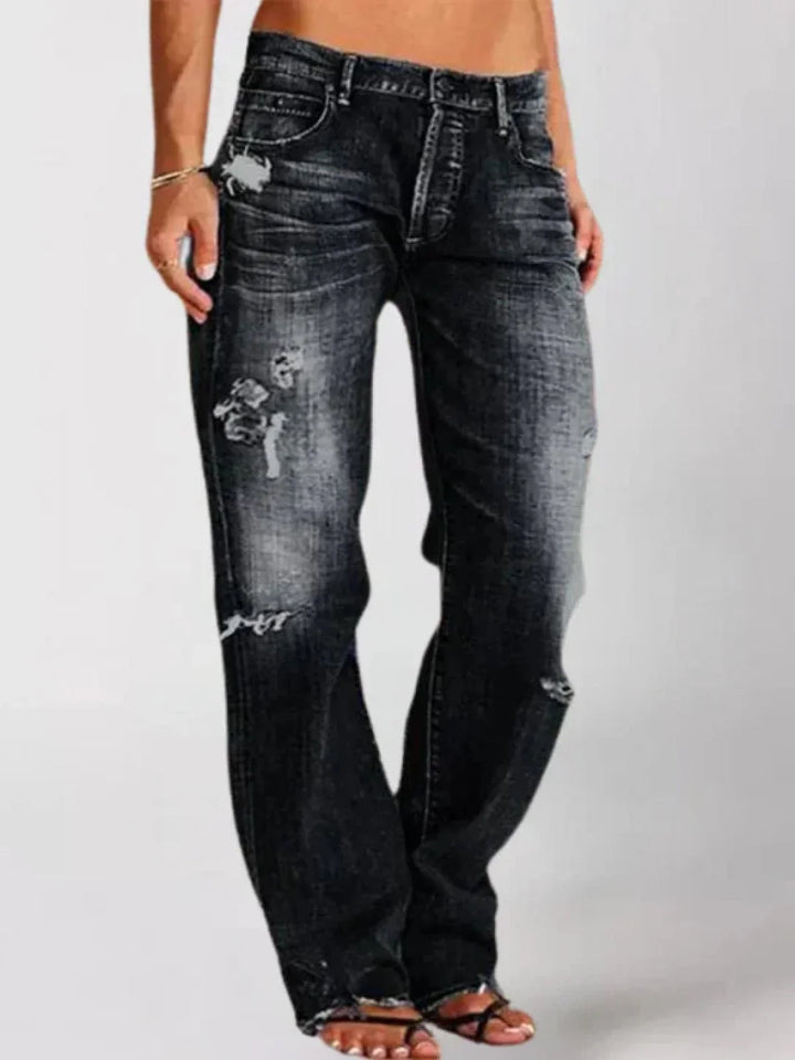 Stylish Low-Rise Jeans – Trendy & Versatile Everyday Essential