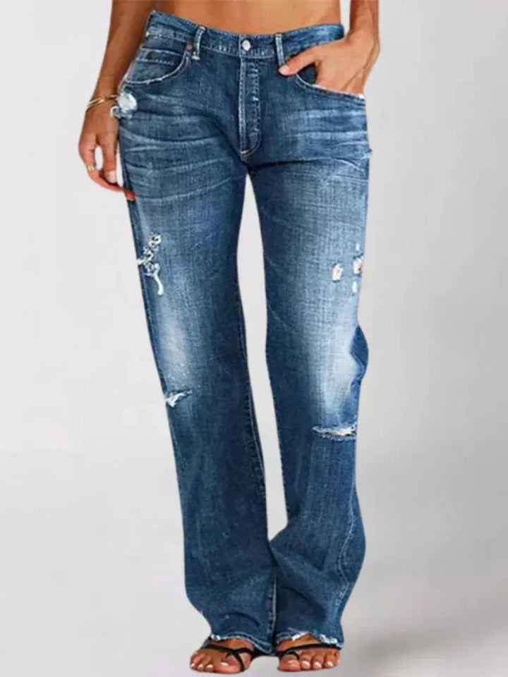 Stylish Low-Rise Jeans – Trendy & Versatile Everyday Essential