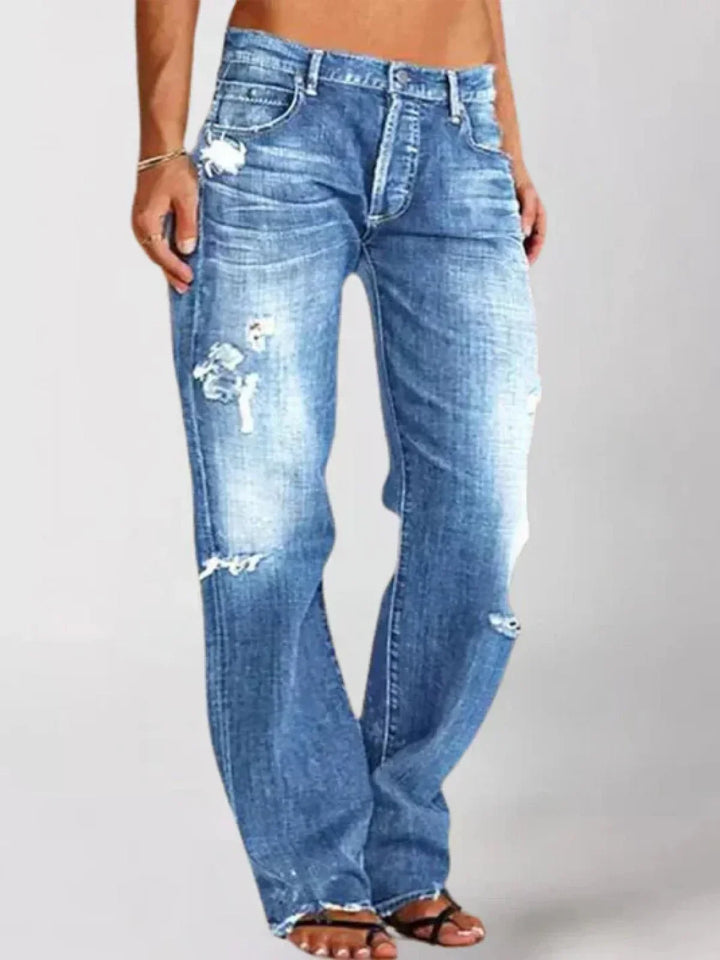 Stylish Low-Rise Jeans – Trendy & Versatile Everyday Essential