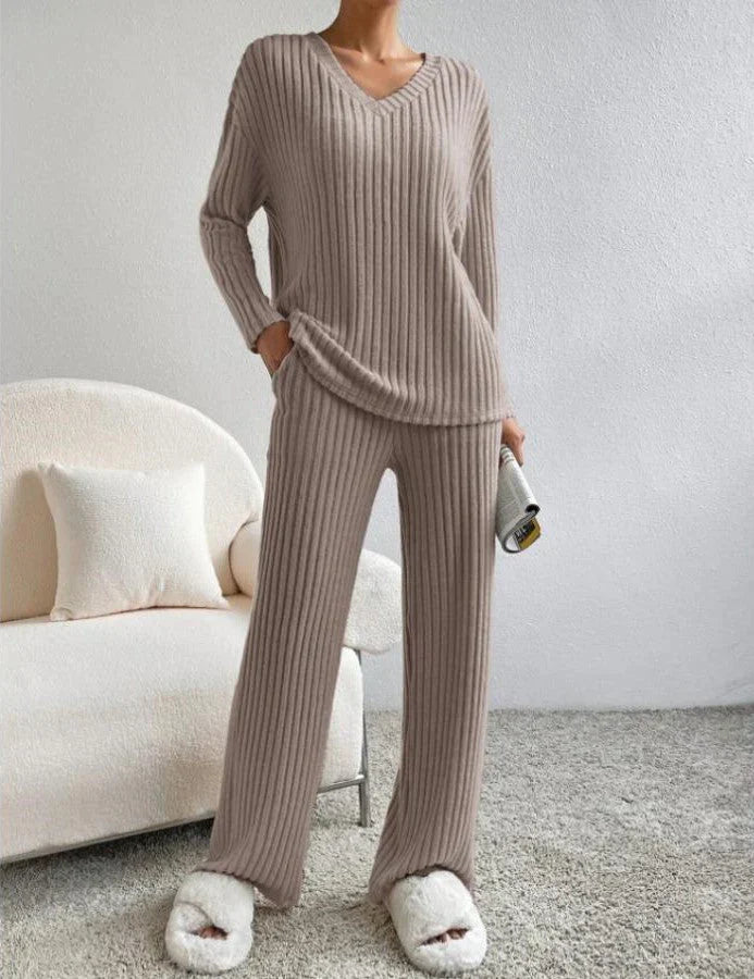Pullover Sweater Set – Trendy & Cozy Layering Piece
