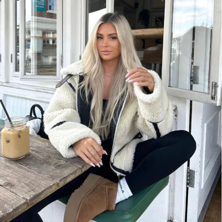 Warm Teddy Zip Jacket – Trendy & Cozy Outerwear for Casual Style
