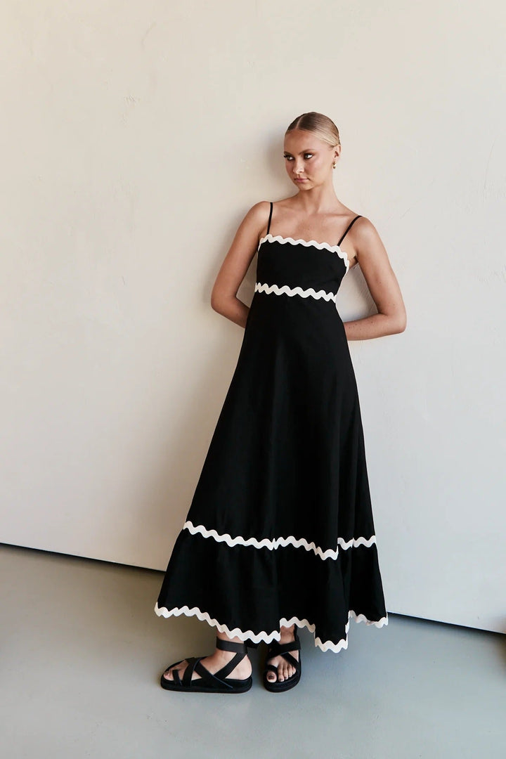 Elegant Evening Dress – Sophisticated & Timeless Fashion Statement