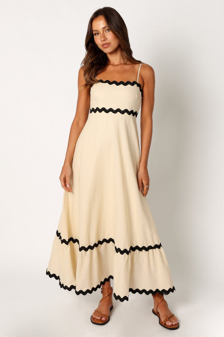 Elegant Evening Dress – Sophisticated & Timeless Fashion Statement